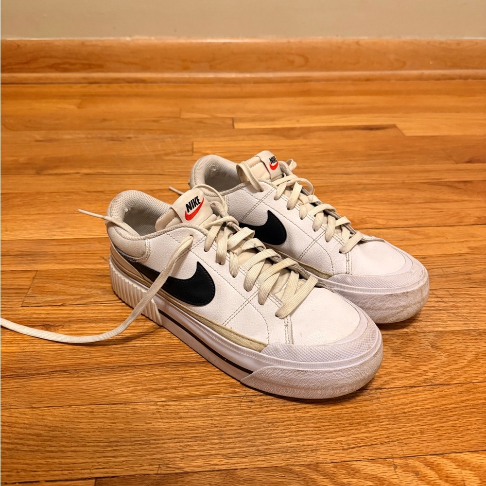 Nike Cream and Black Casual Sneakers